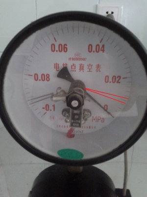 电接点压力表的读数标记.jpg