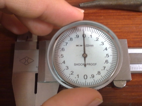 受益于计量论坛,所以真情回馈~~~带表游标卡尺的拆装